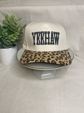 NWT YEEHAW TWO-TONE CANVAS
COTTON CAP Leopard Brim Trucker Hat - Cream